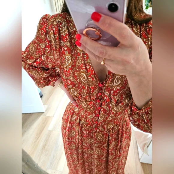 Red Dress - Picture 4 of 10